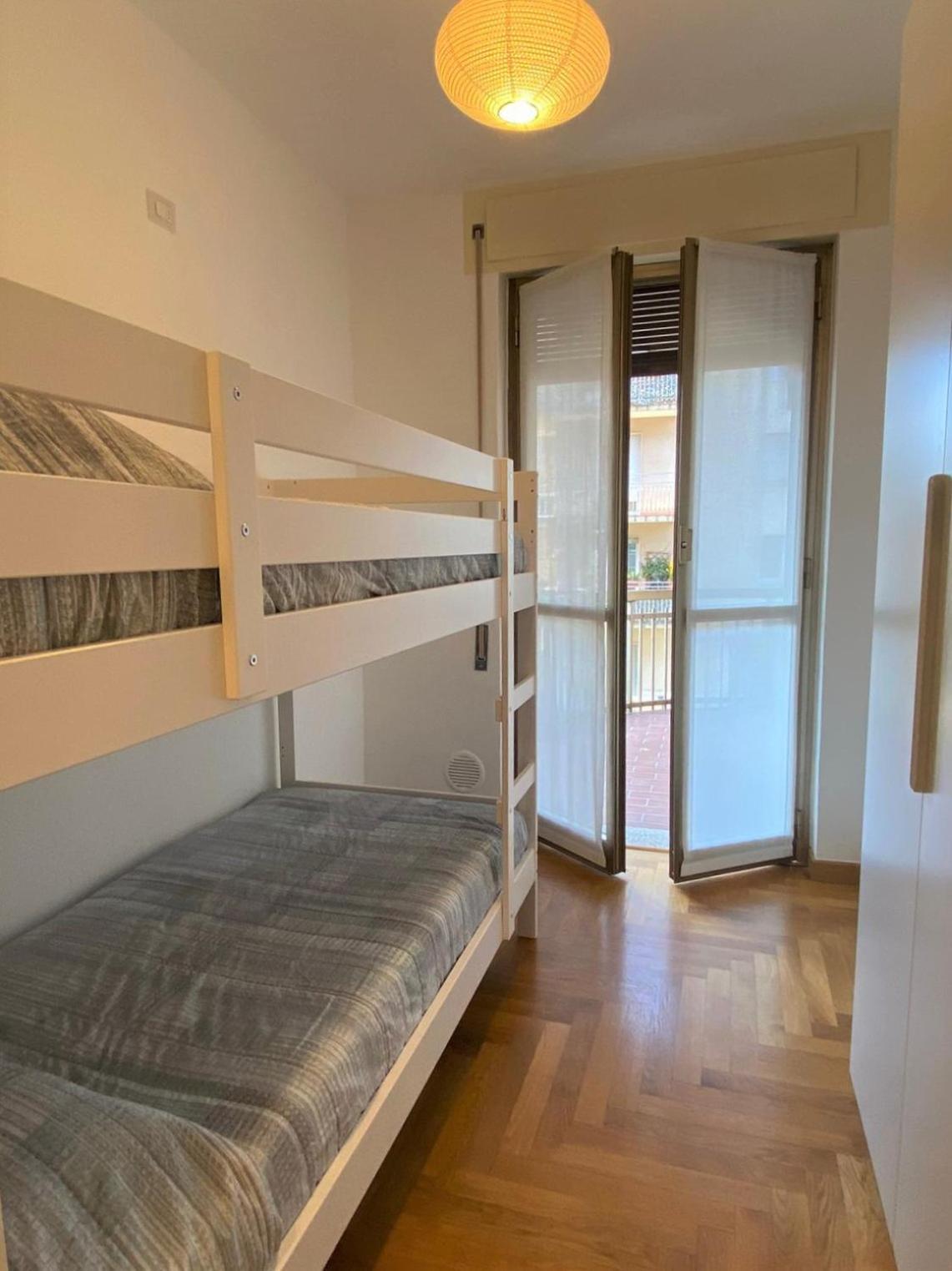 The Little Duck - Modern Apartment With Balcony Como Eksteriør billede
